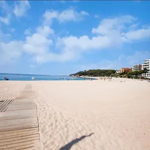 Seahomes Vacations, Beach&pool, In Fenals Apartamento